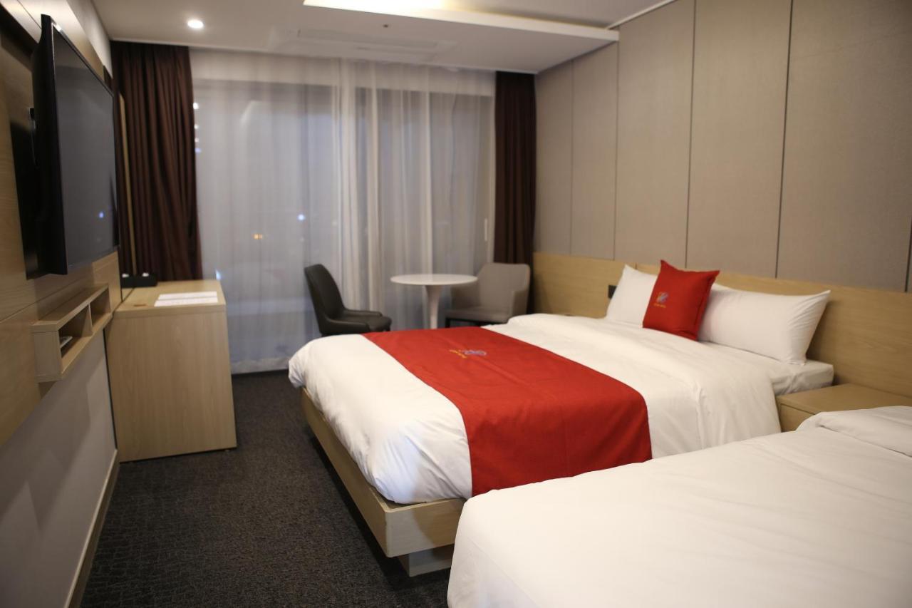 Chuncheon Eston Hotel ภายนอก รูปภาพ