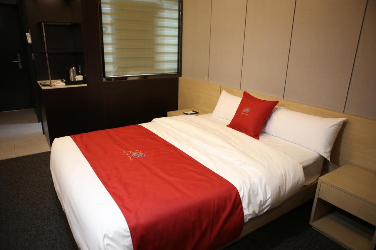 Chuncheon Eston Hotel ภายนอก รูปภาพ
