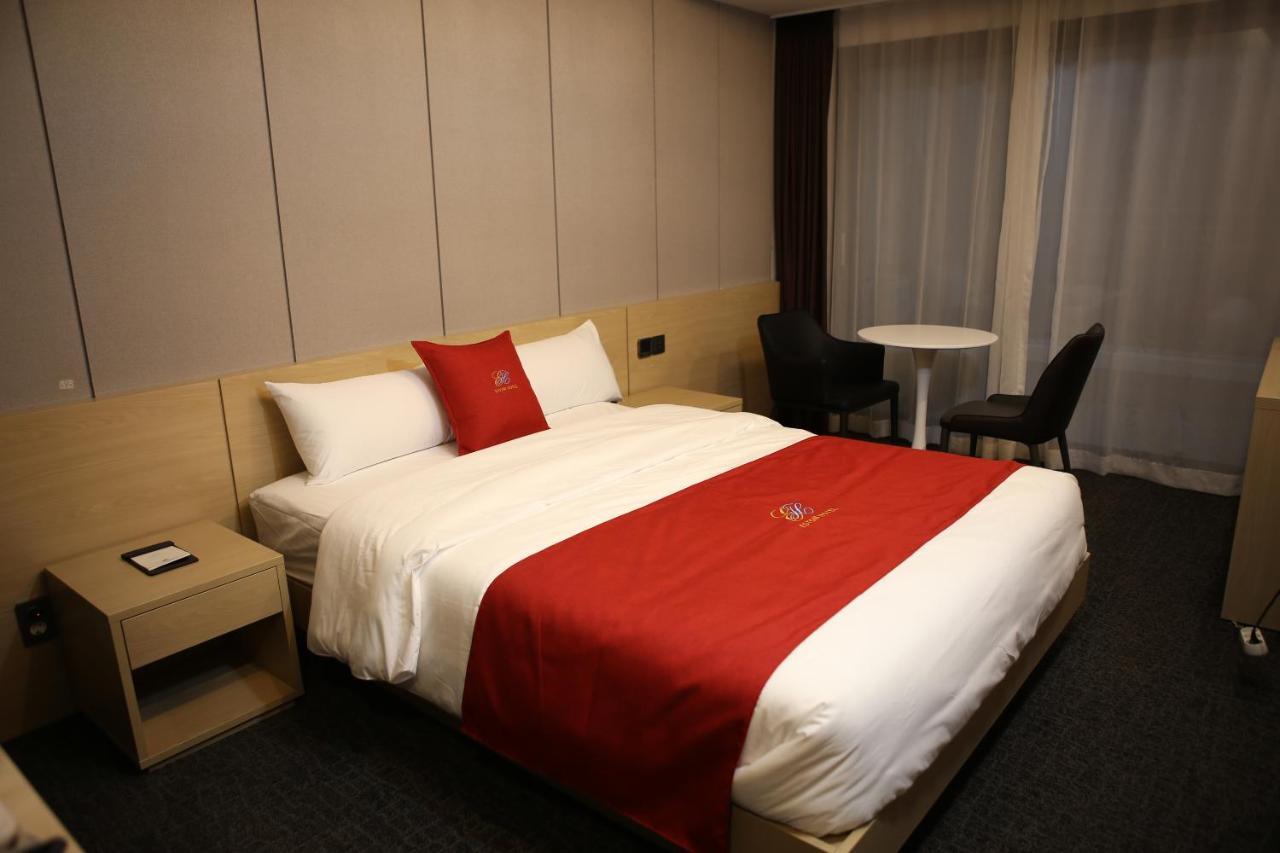 Chuncheon Eston Hotel ภายนอก รูปภาพ