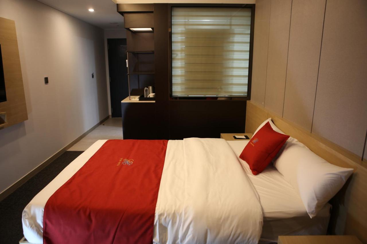 Chuncheon Eston Hotel ภายนอก รูปภาพ