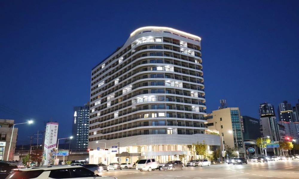 Chuncheon Eston Hotel ภายนอก รูปภาพ