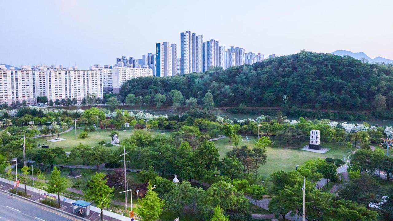 Chuncheon Eston Hotel ภายนอก รูปภาพ