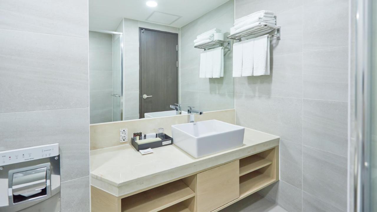 Chuncheon Eston Hotel ภายนอก รูปภาพ