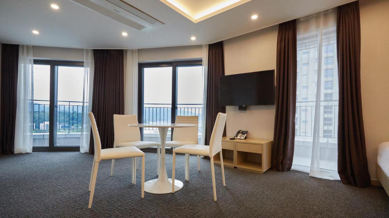 Chuncheon Eston Hotel ภายนอก รูปภาพ