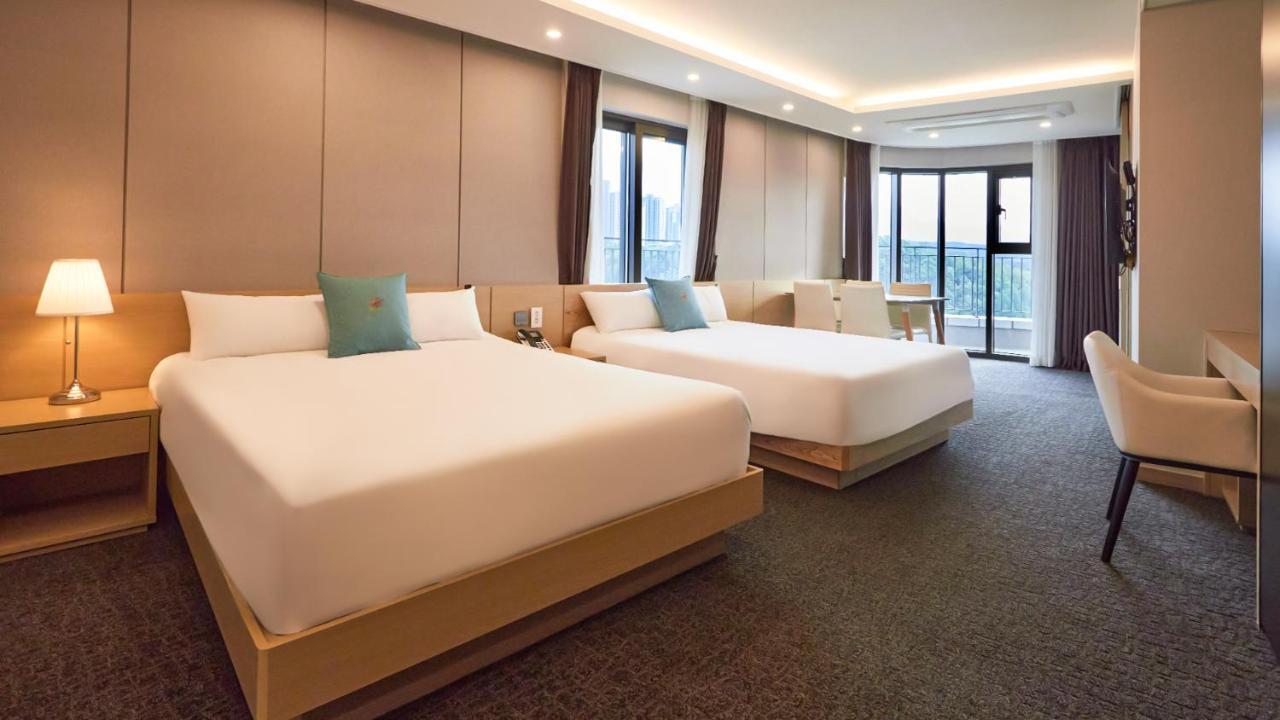 Chuncheon Eston Hotel ภายนอก รูปภาพ