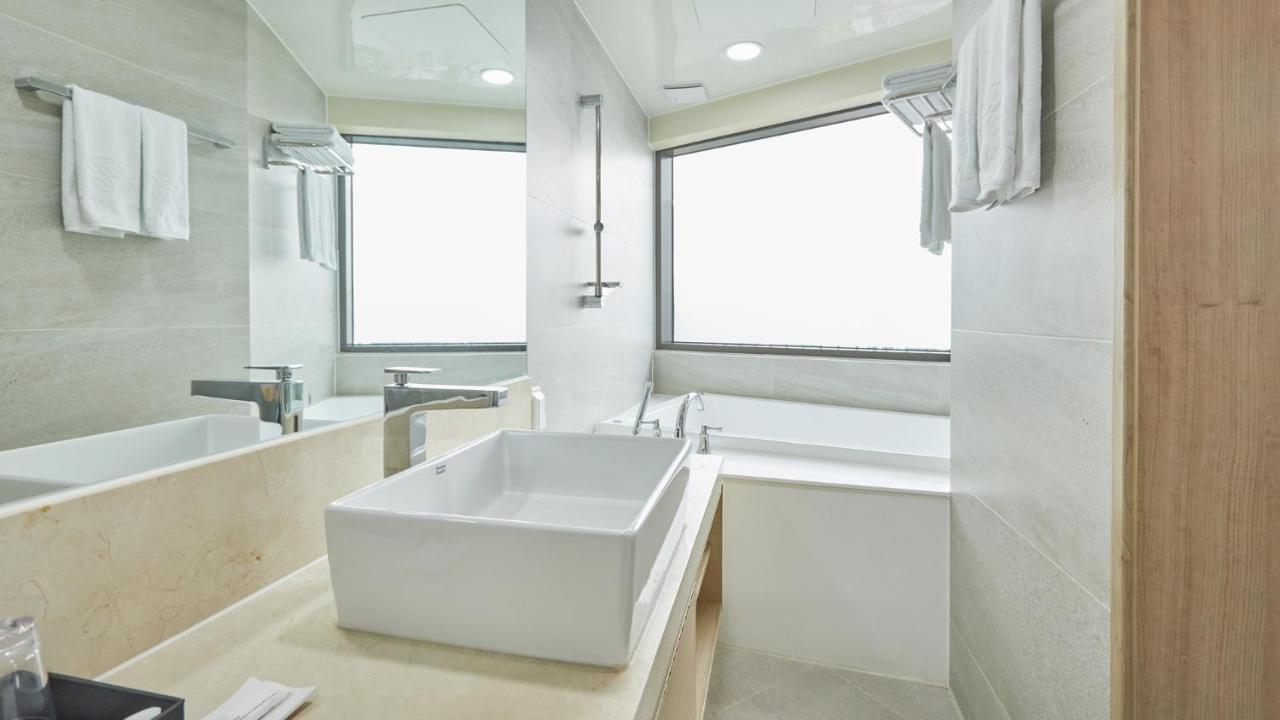 Chuncheon Eston Hotel ภายนอก รูปภาพ